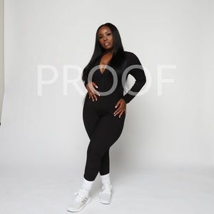 3 elastic bodycon jumpsuits with front zipper. In three colors, bundle